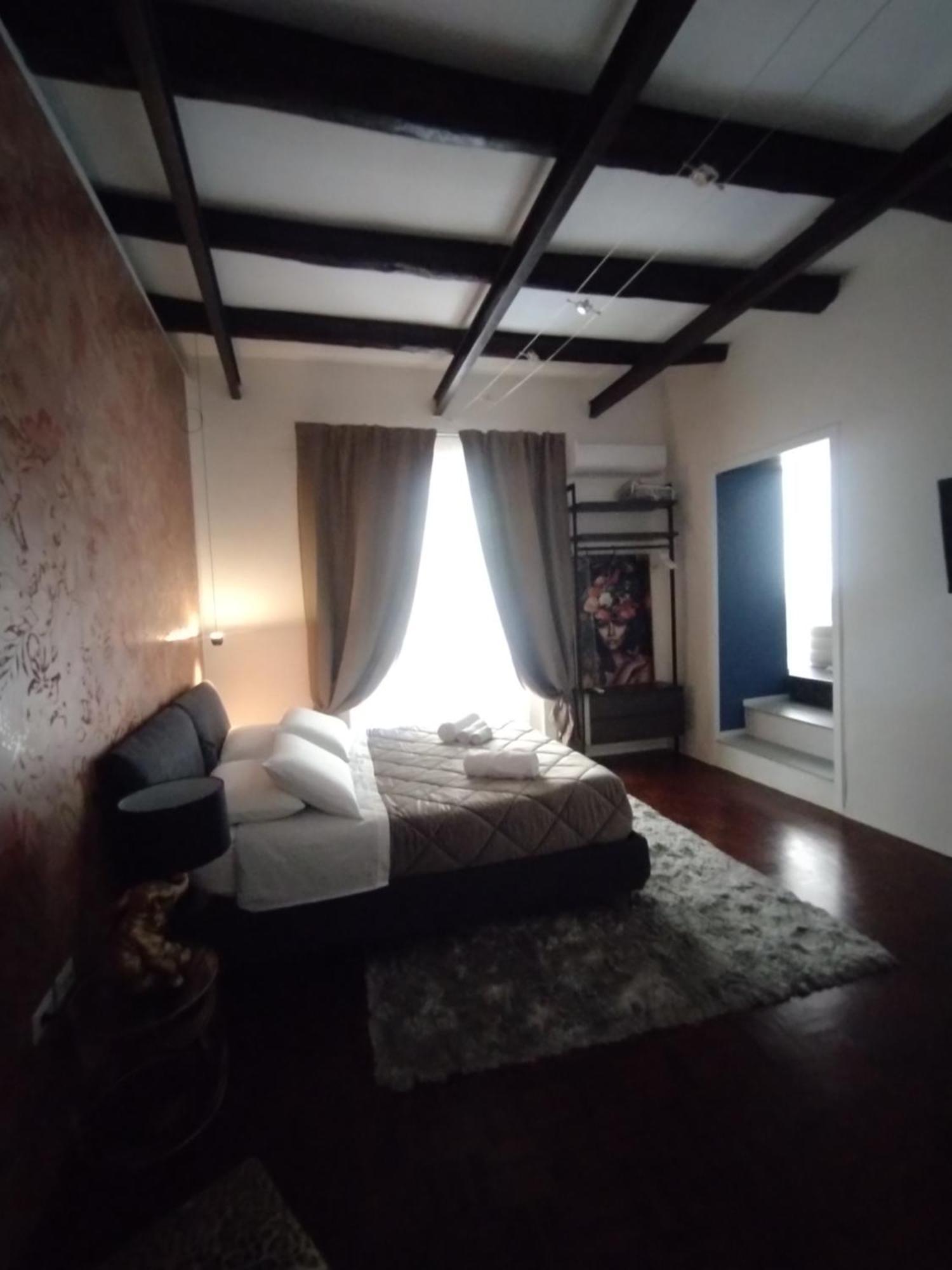 Plebiscito Suite Apartment เนเปิลส์ ภายนอก รูปภาพ