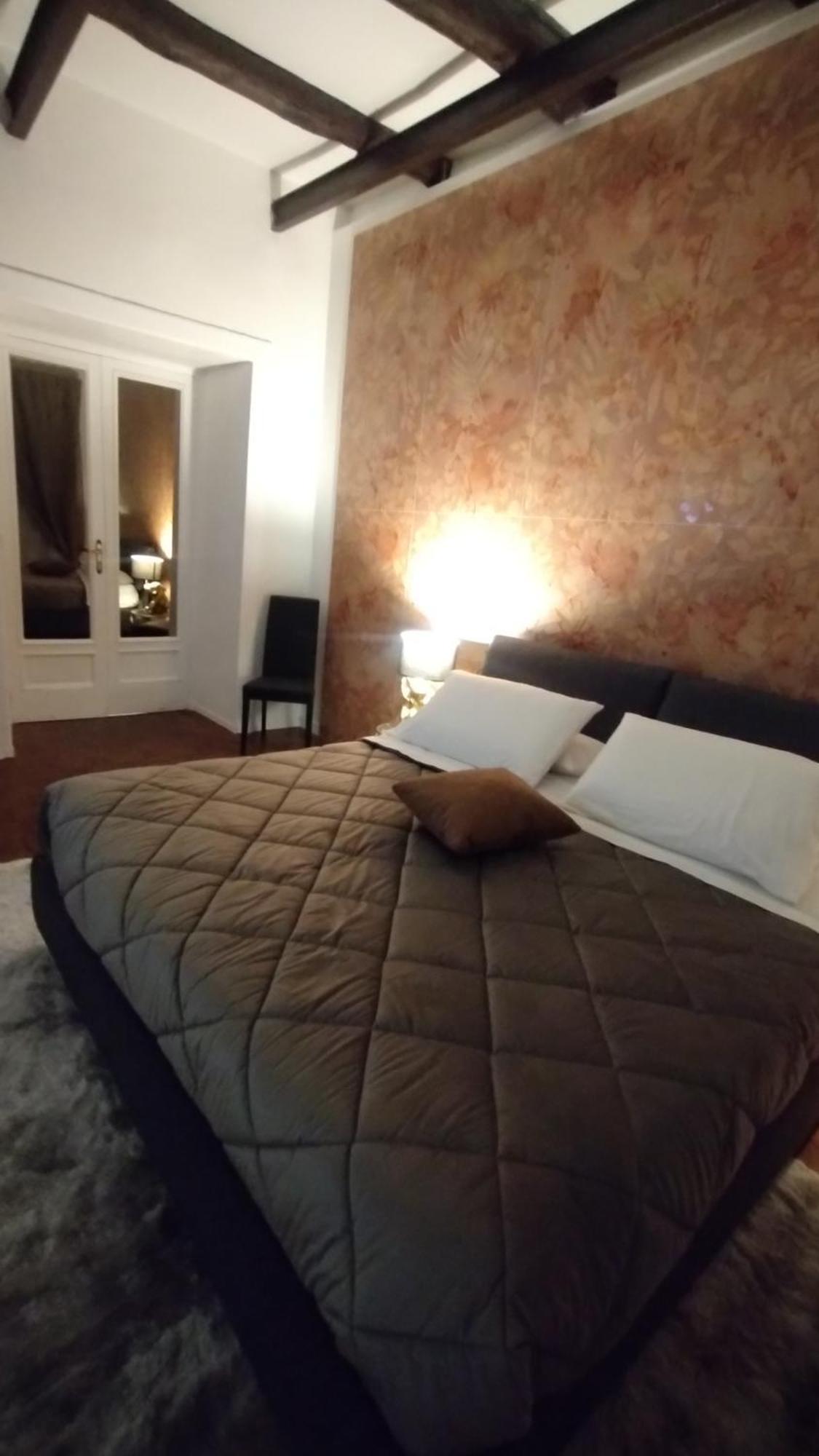 Plebiscito Suite Apartment เนเปิลส์ ภายนอก รูปภาพ