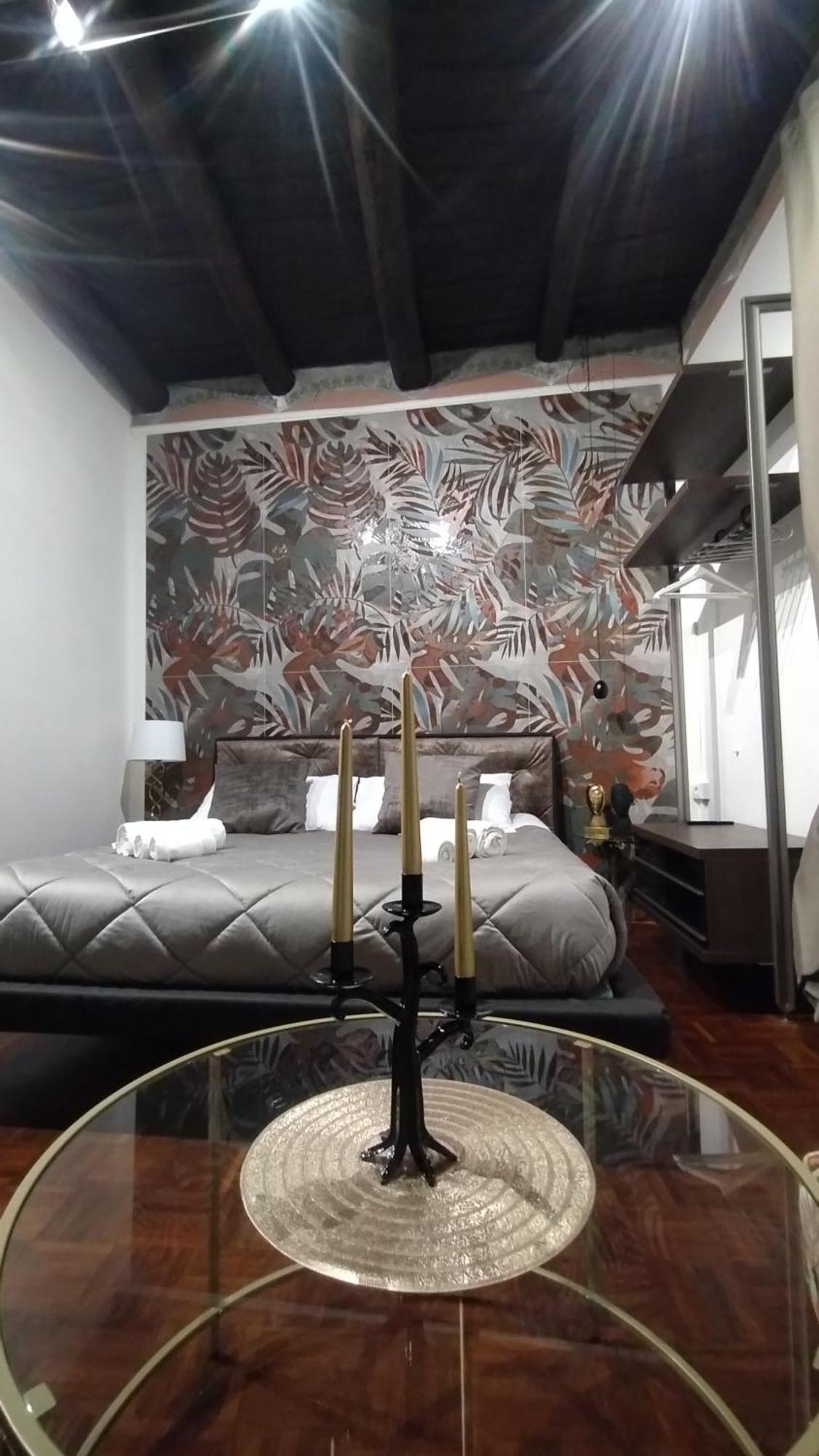 Plebiscito Suite Apartment เนเปิลส์ ภายนอก รูปภาพ