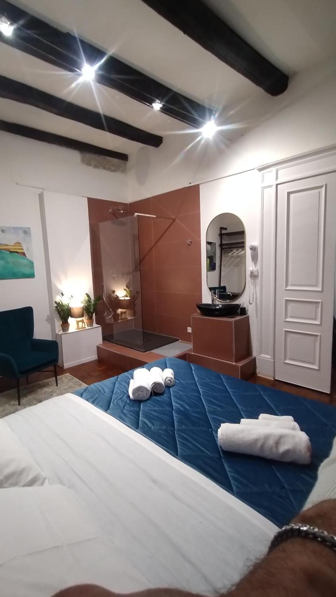Plebiscito Suite Apartment เนเปิลส์ ภายนอก รูปภาพ