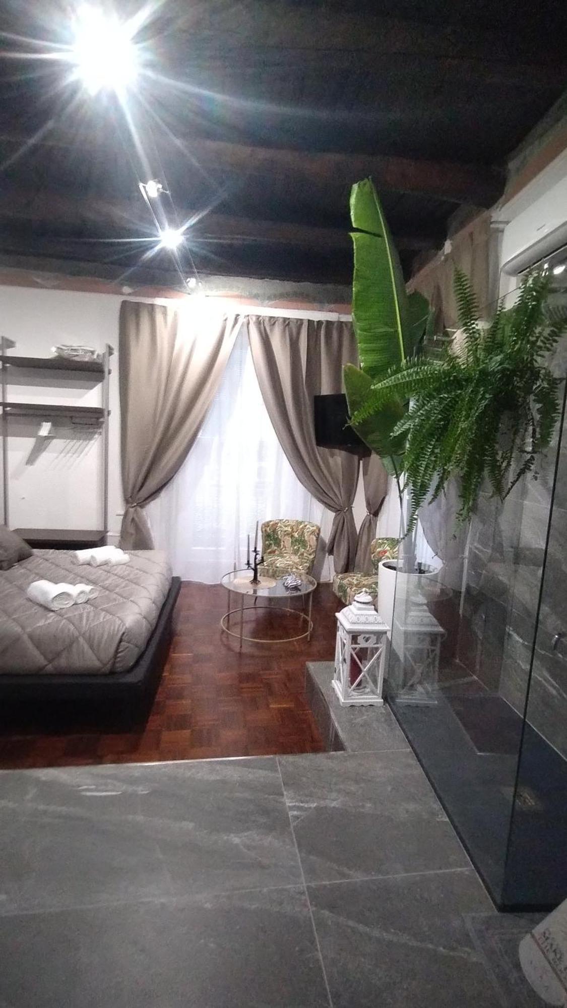 Plebiscito Suite Apartment เนเปิลส์ ภายนอก รูปภาพ